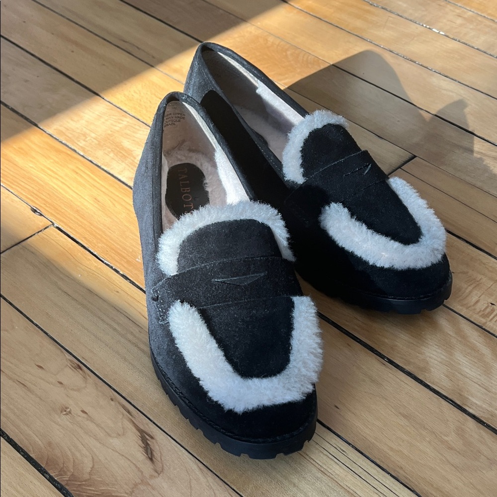 Talbots Black Suede Sherling lined Loafers size 7    New without tags.